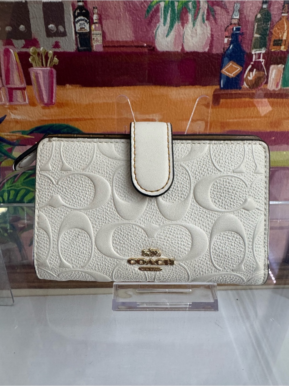 Like NEW Coach White Signature Embossed Winter Wallet with Gold Hardware